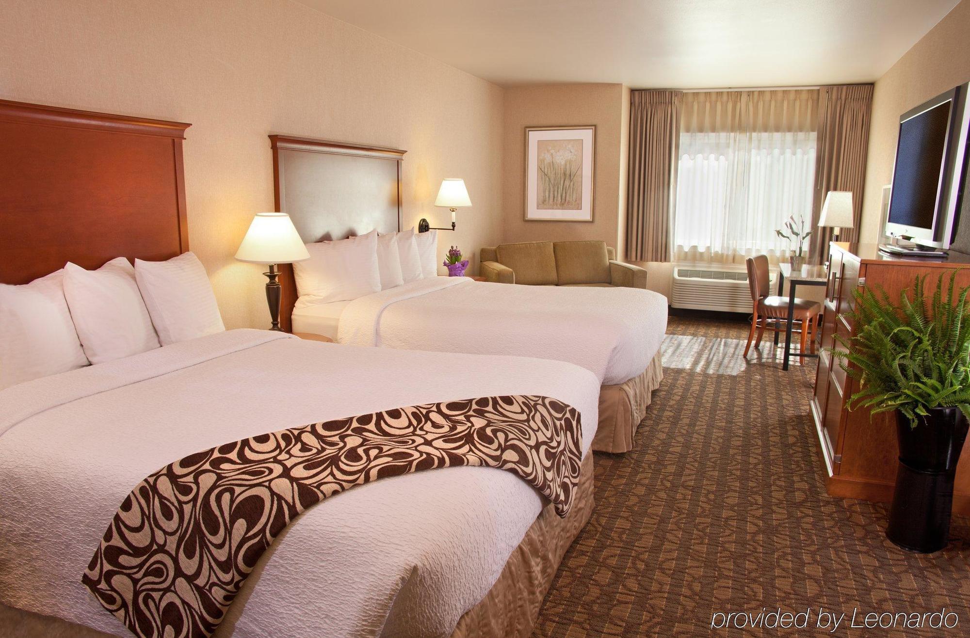 Silver Cloud - University Of Washington District 3*